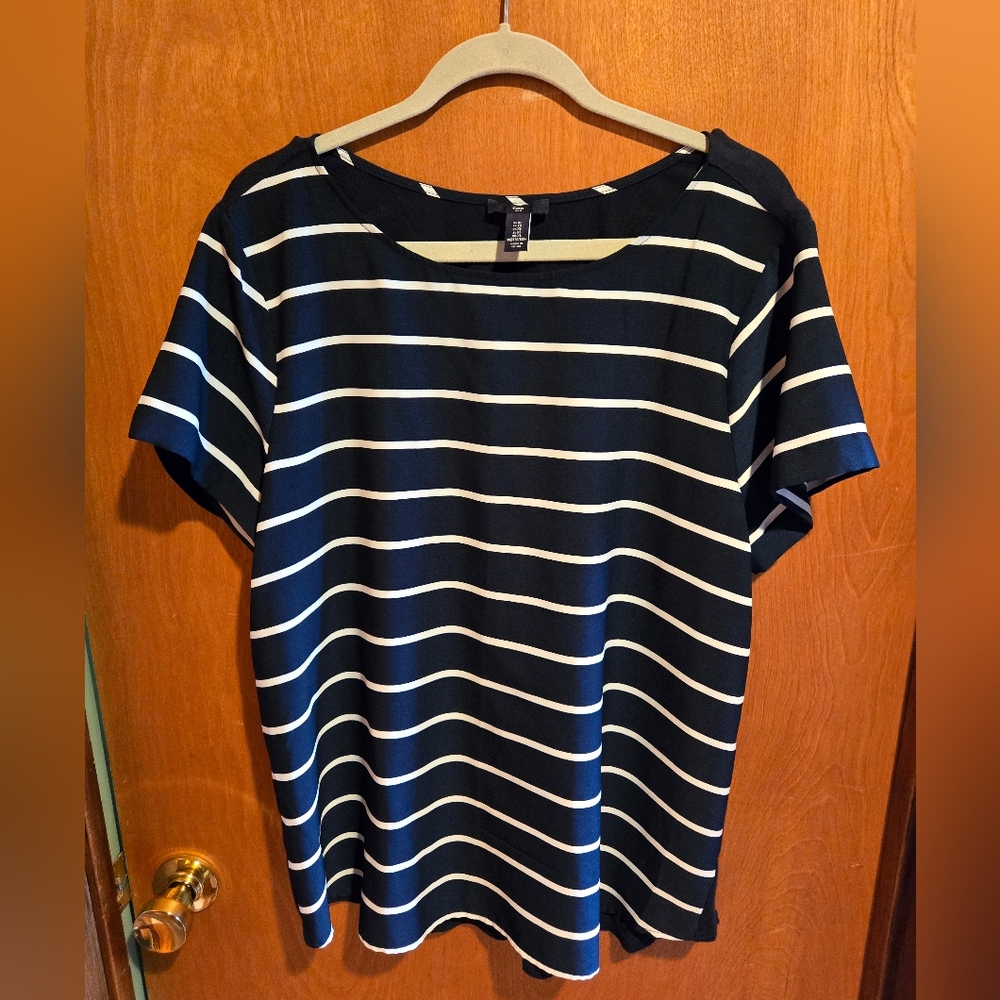 GAP Women's Navy Blue Striped Top Size XL